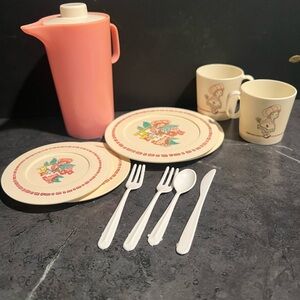 Charming Cream and Pink Dinnerware Set